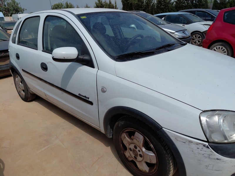 opel corsa c (x01) del año 2001