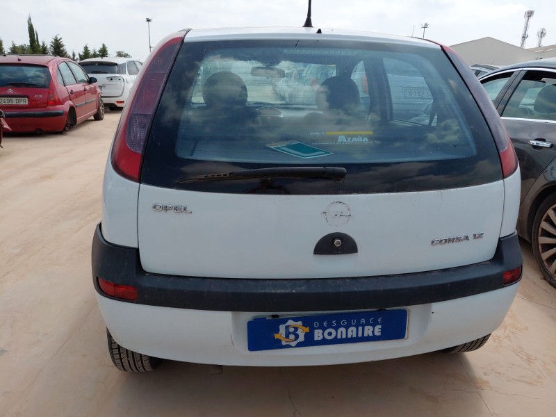 opel corsa c (x01) del año 2001