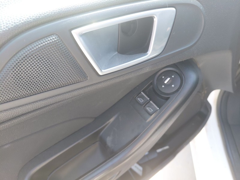 ford fiesta vi (cb1, ccn) del año 2013