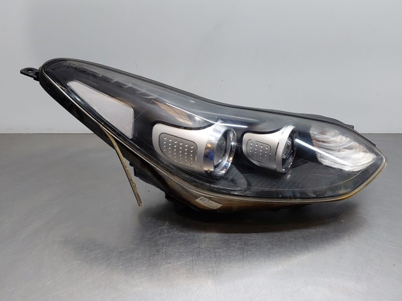 Recambio de faro derecho para kia sportage dynamic referencia OEM IAM 92102F1010  