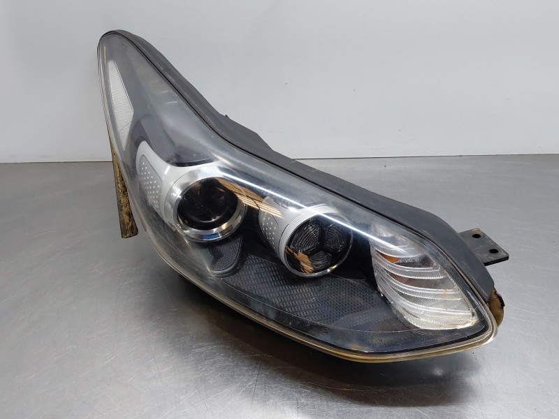 Recambio de faro derecho para kia sportage dynamic referencia OEM IAM 92102F1010  