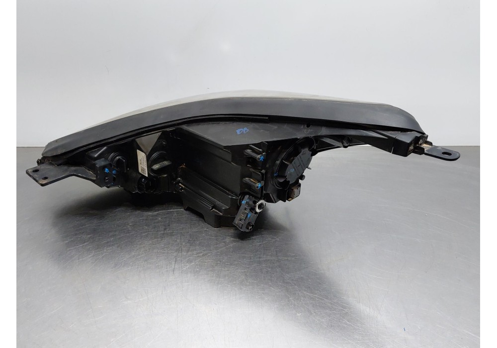 Recambio de faro derecho para kia sportage dynamic referencia OEM IAM 92102F1010  
