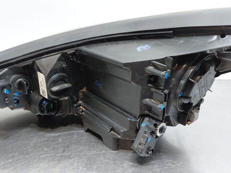 Recambio de faro derecho para kia sportage dynamic referencia OEM IAM 92102F1010  