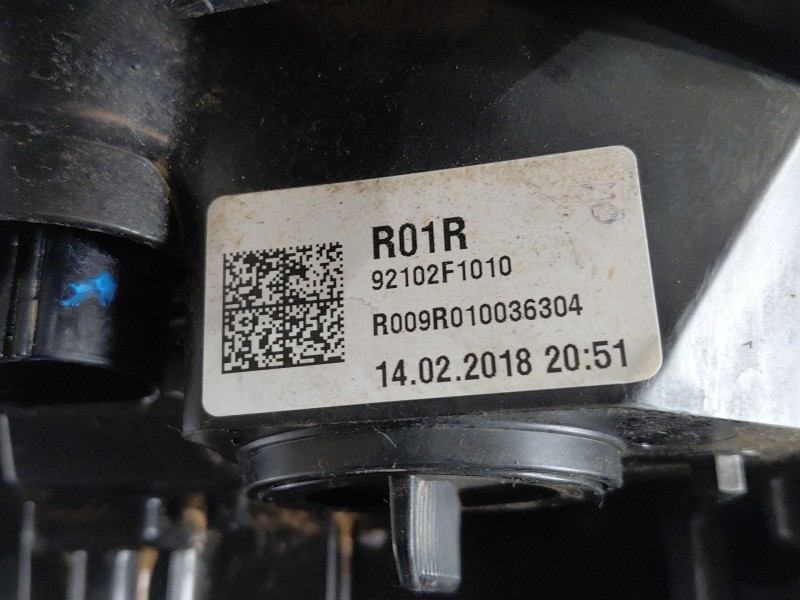 Recambio de faro derecho para kia sportage dynamic referencia OEM IAM 92102F1010  