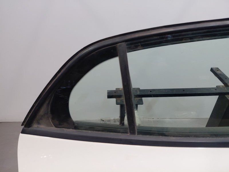Recambio de puerta trasera derecha para mercedes-benz clase gla (w156) 200 d referencia OEM IAM A1567300205  
