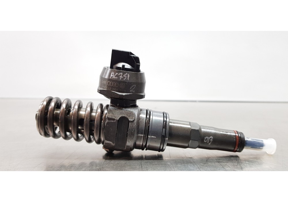 Recambio de inyector para audi a3 sportback (8p) 2.0 tdi attraction referencia OEM IAM 038130073BQ 0414720312 