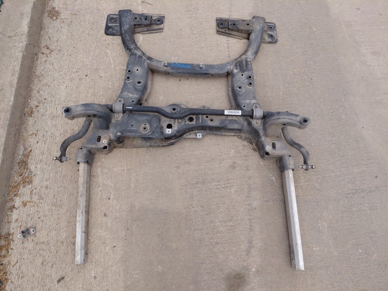 Recambio de puente delantero para mercedes-benz clase gla (w156) 200 d referencia OEM IAM A2466201200  