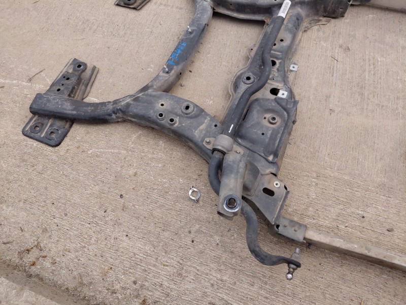 Recambio de puente delantero para mercedes-benz clase gla (w156) 200 d referencia OEM IAM A2466201200  