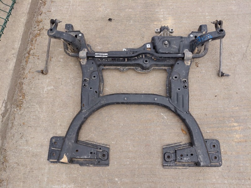 Recambio de puente delantero para mercedes-benz clase a (w176) design referencia OEM IAM A2466201200  