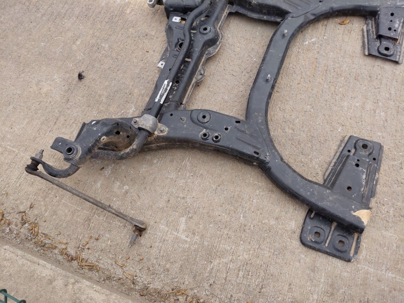 Recambio de puente delantero para mercedes-benz clase a (w176) design referencia OEM IAM A2466201200  