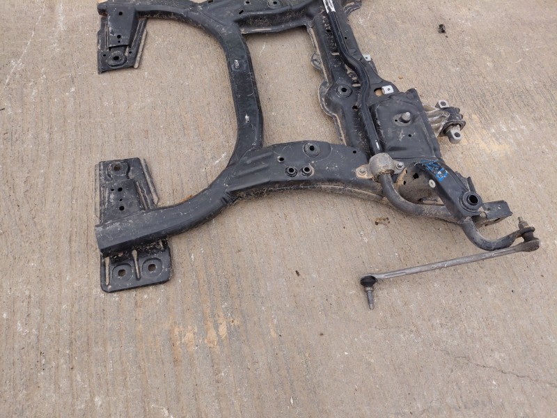 Recambio de puente delantero para mercedes-benz clase a (w176) design referencia OEM IAM A2466201200  