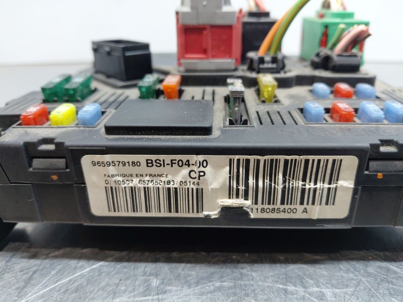 Recambio de caja reles / fusibles para peugeot 1007 (km_) 1.4 hdi referencia OEM IAM 9659579180  