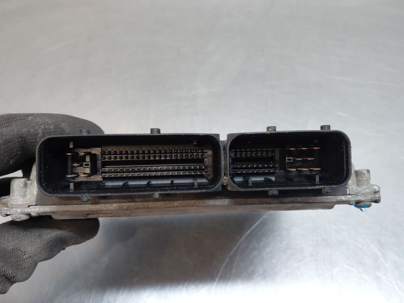 Recambio de centralita motor uce para volkswagen golf v (1k1) 1.6 referencia OEM IAM 06A906033EM  