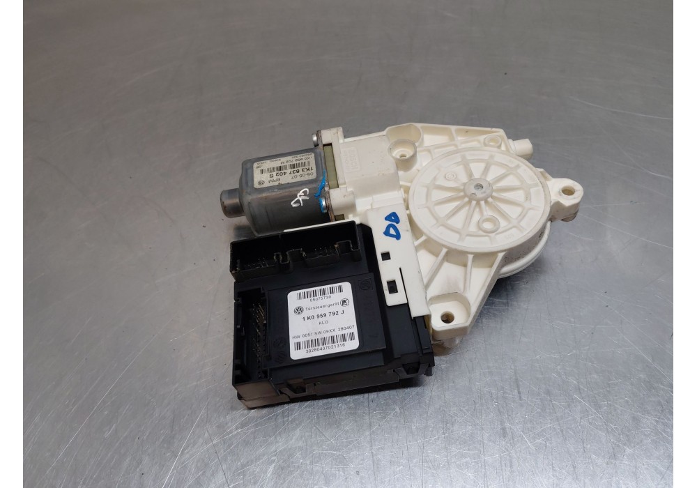 Recambio de motor elevalunas delantero derecho para volkswagen golf v (1k1) 1.6 referencia OEM IAM 1K0959702NZ79 1K0959792J 