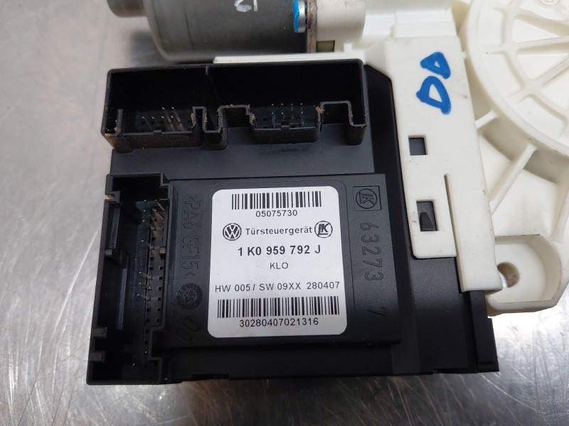 Recambio de motor elevalunas delantero derecho para volkswagen golf v (1k1) 1.6 referencia OEM IAM 1K0959702NZ79 1K0959792J 