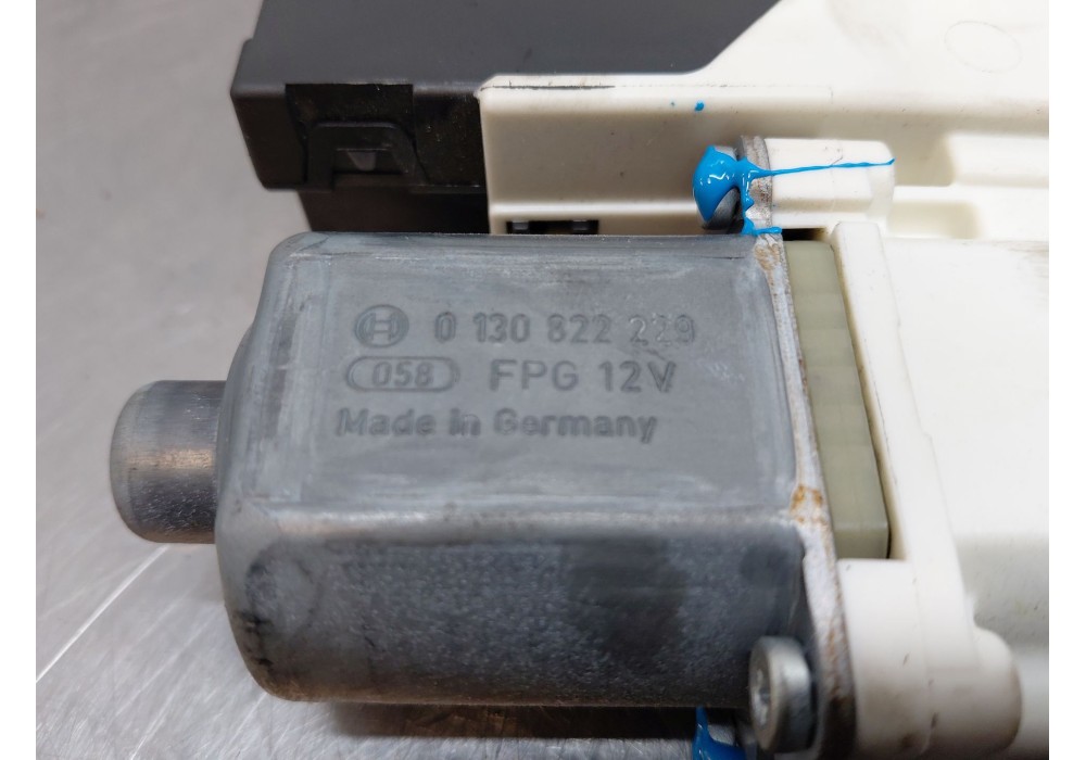 Recambio de motor elevalunas delantero izquierdo para volkswagen golf v (1k1) 1.6 referencia OEM IAM 1K0959701NZ5Z 1K0959793J 