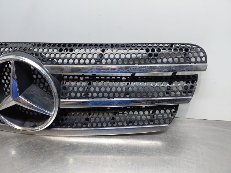 Recambio de rejilla delantera para mercedes-benz clase m (w163) ml 400 cdi (163.128) referencia OEM IAM A1638800185  