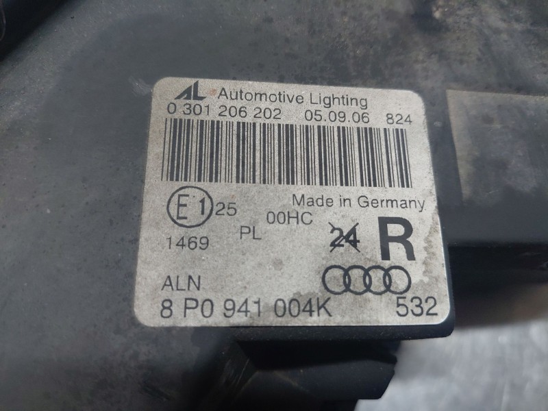 Recambio de faro derecho para audi a3 sportback (8pa) 1.9 tdi referencia OEM IAM 8P0941004K  