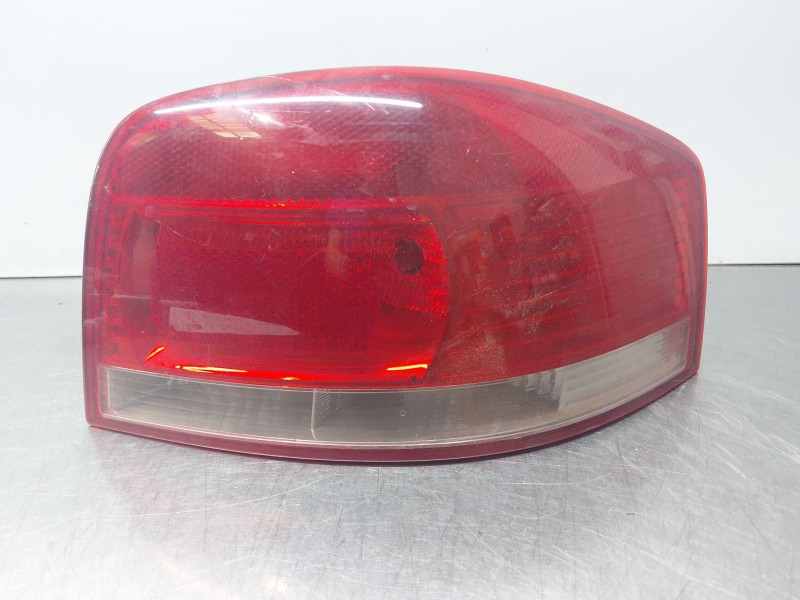 Recambio de piloto trasero derecho para audi a3 sportback (8pa) 1.9 tdi referencia OEM IAM 8P0945096  