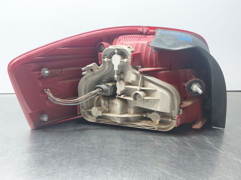 Recambio de piloto trasero derecho para audi a3 sportback (8pa) 1.9 tdi referencia OEM IAM 8P0945096  