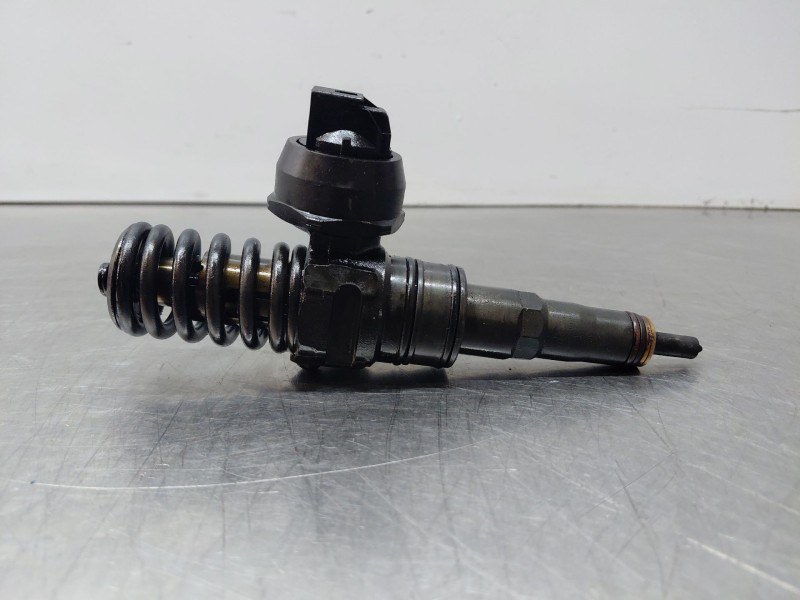 Recambio de inyector para audi a3 sportback (8pa) 1.9 tdi referencia OEM IAM 038130073bn  