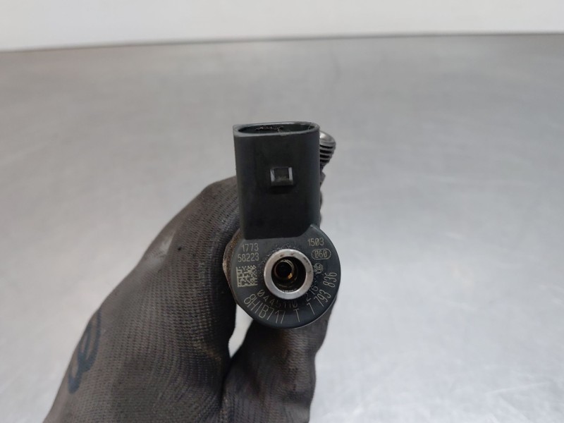Recambio de inyector para bmw 1 (e87) 120 d referencia OEM IAM 0445110216  
