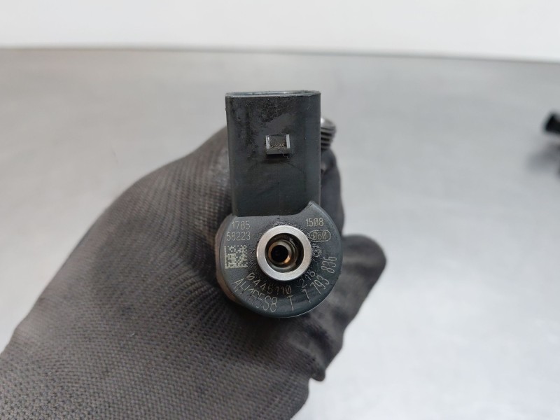 Recambio de inyector para bmw 1 (e87) 120 d referencia OEM IAM 0445110216  