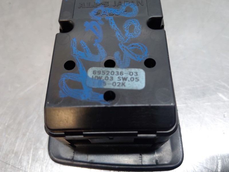 Recambio de mando elevalunas delantero izquierdo para bmw 1 (e87) 120 d referencia OEM IAM 61319216558  