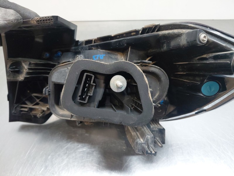 Recambio de piloto trasero izquierdo para opel corsa f (p2jo) 1.2 (68) referencia OEM IAM   