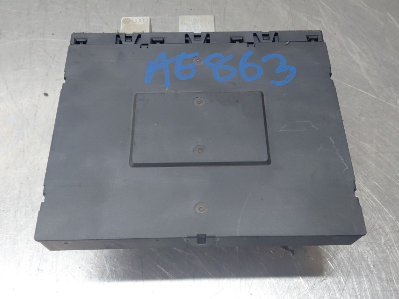 Recambio de caja reles / fusibles para audi a3 sportback (8pa) 1.9 tdi referencia OEM IAM 8P0907279F  