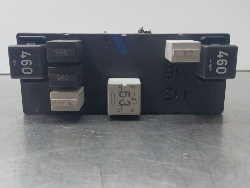 Recambio de caja reles / fusibles para audi a3 sportback (8pa) 1.9 tdi referencia OEM IAM 8P0907279F  