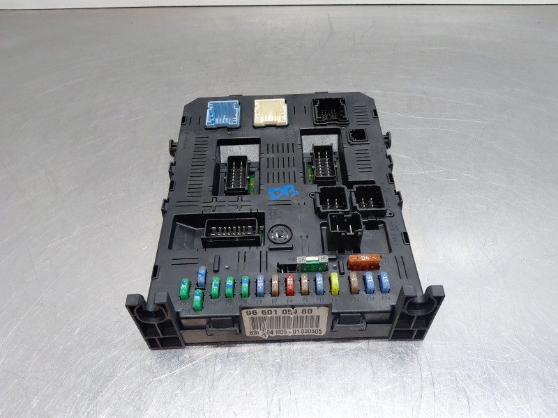 Recambio de caja reles / fusibles para citroën c4 coupé (la_) 1.6 16v referencia OEM IAM 9660105980  