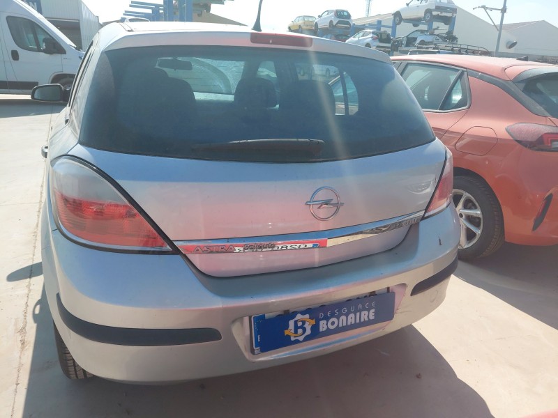 opel astra h (a04) del año 2004