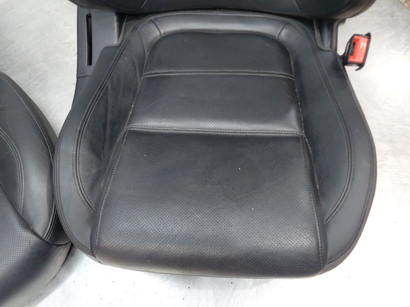 Recambio de juego asientos completo para jaguar e-pace (x540) 2.0 d150 awd referencia OEM IAM T2H23969 T4A12874 