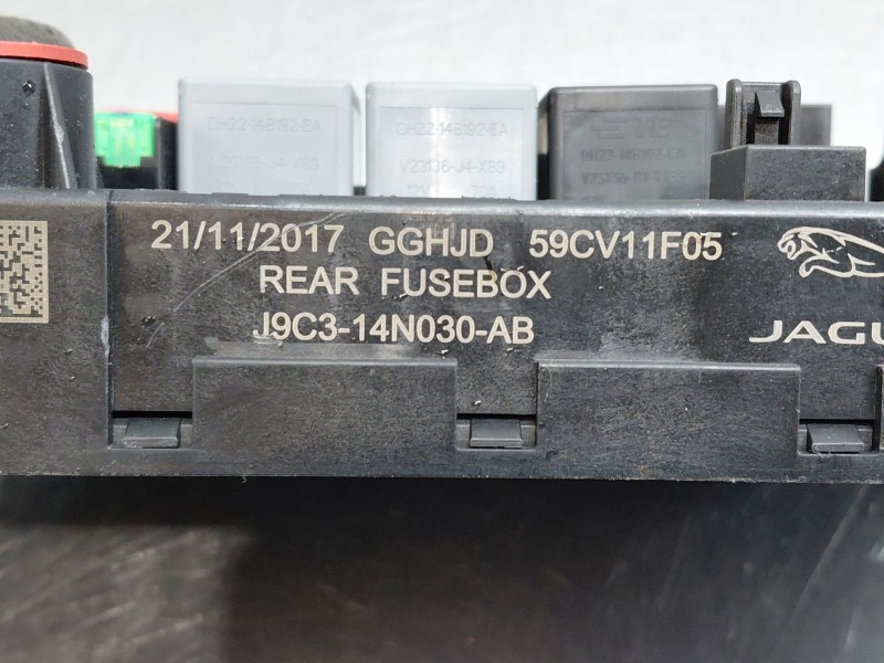 Recambio de caja reles / fusibles para jaguar e-pace (x540) 2.0 d150 awd referencia OEM IAM J9C314N030AB  