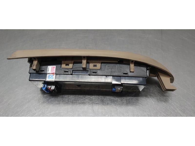 Recambio de mando elevalunas delantero izquierdo para kia carnival 2.9 crdi vgt concept referencia OEM IAM 935704D020CS   Recambio de mando elevalunas delantero izquierdo para kia carnival 2.9 crdi vgt concept referencia OEM IAM 935704D020CS