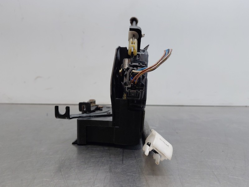 Recambio de cerradura puerta delantera derecha para bmw 3 coupé (e46) 318 ci referencia OEM IAM 51217011250  