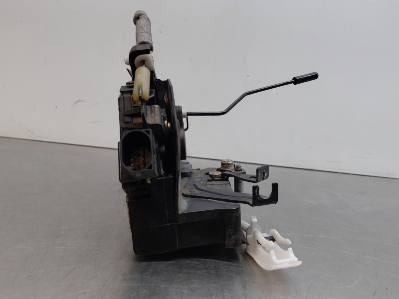 Recambio de cerradura puerta delantera izquierda para bmw 3 coupé (e46) 318 ci referencia OEM IAM 51217011247  