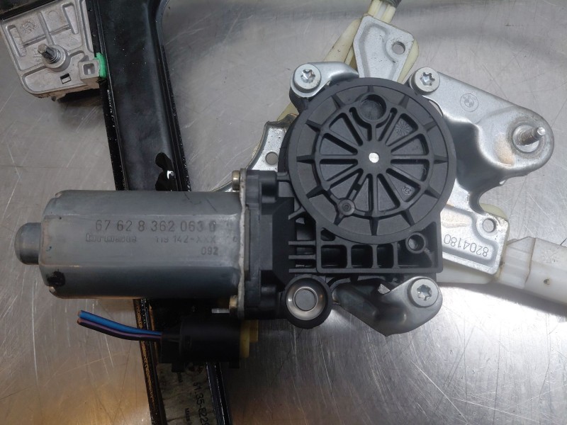 Recambio de elevalunas delantero derecho para bmw 3 coupé (e46) 318 ci referencia OEM IAM 51338229106  