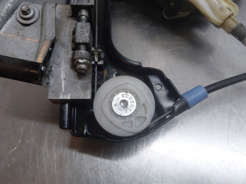 Recambio de elevalunas delantero derecho para bmw 3 coupé (e46) 318 ci referencia OEM IAM 51338229106  