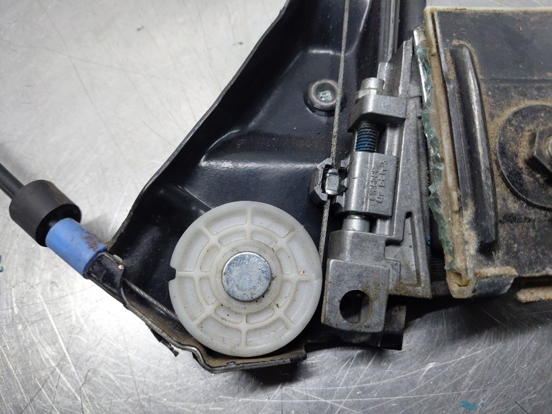 Recambio de elevalunas delantero izquierdo para bmw 3 coupé (e46) 318 ci referencia OEM IAM 51338229105  