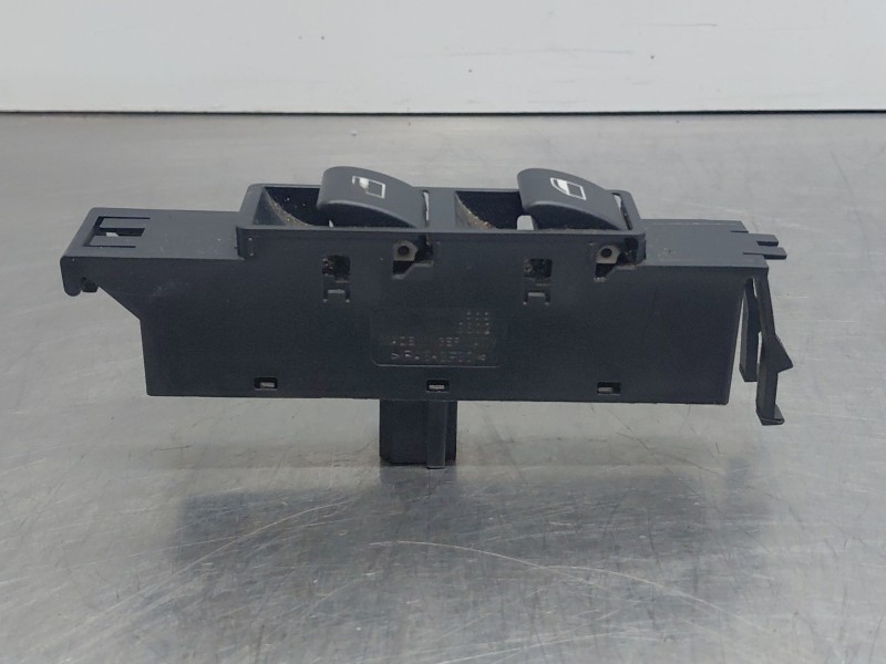 Recambio de mando elevalunas delantero izquierdo para bmw 3 coupé (e46) 318 ci referencia OEM IAM 61316902175  