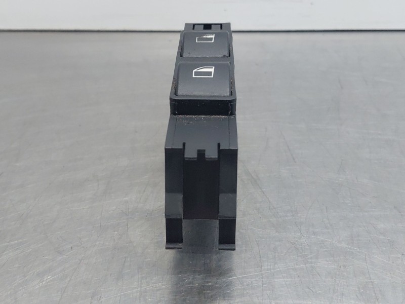Recambio de mando elevalunas delantero izquierdo para bmw 3 coupé (e46) 318 ci referencia OEM IAM 61316902175  