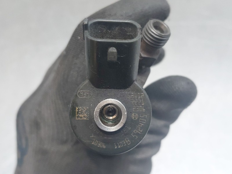 Recambio de inyector para citroën c4 coupé (la_) 1.6 hdi referencia OEM IAM 0445110281  