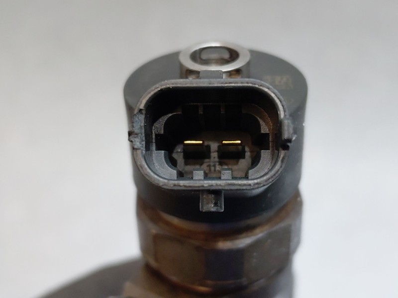 Recambio de inyector para ford focus ii (da_, hcp, dp) 1.6 tdci referencia OEM IAM 0445110259  
