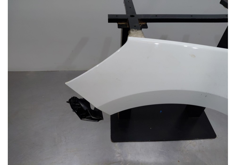 Recambio de aleta delantera izquierda para ford focus iv turnier (hp) 1.5 ecoblue referencia OEM IAM 2621784  