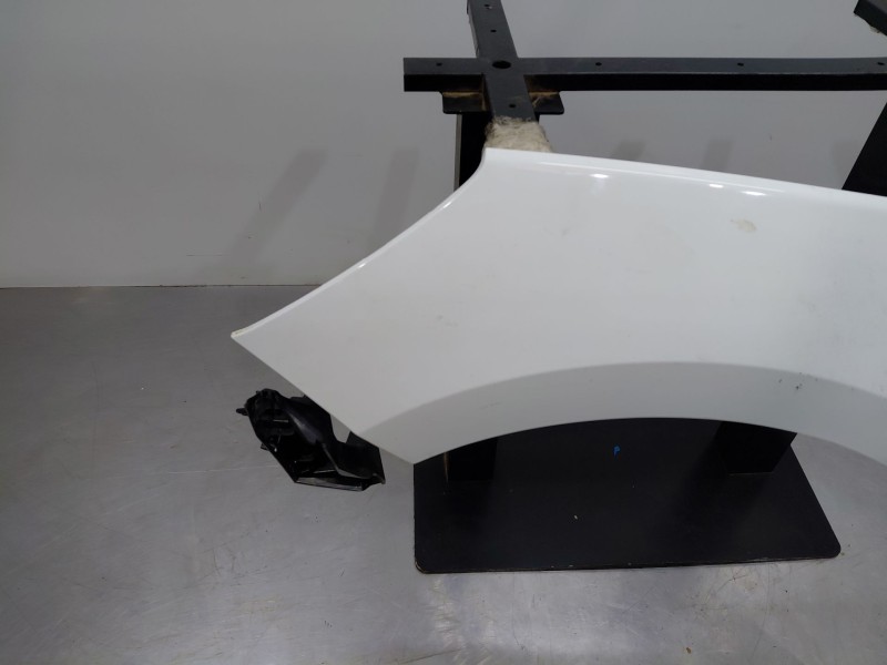 Recambio de aleta delantera izquierda para ford focus iv turnier (hp) 1.5 ecoblue referencia OEM IAM 2621784  