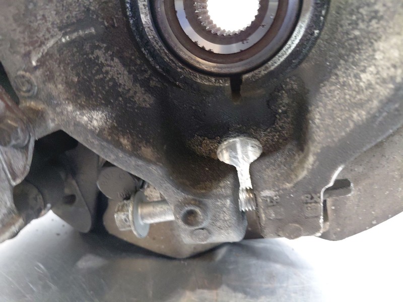 Recambio de mangueta delantera derecha para jaguar e-pace (x540) 2.0 d150 awd referencia OEM IAM J9C35619  