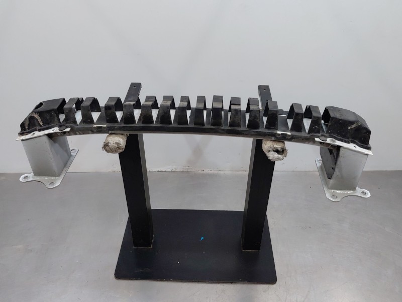 Recambio de refuerzo paragolpes delantero para ford focus iv turnier (hp) 1.5 ecoblue referencia OEM IAM 2304890  