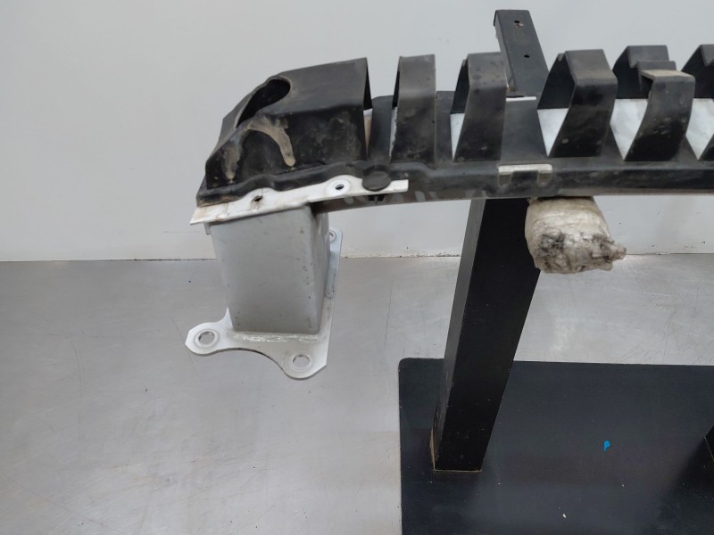 Recambio de refuerzo paragolpes delantero para ford focus iv turnier (hp) 1.5 ecoblue referencia OEM IAM 2304890  